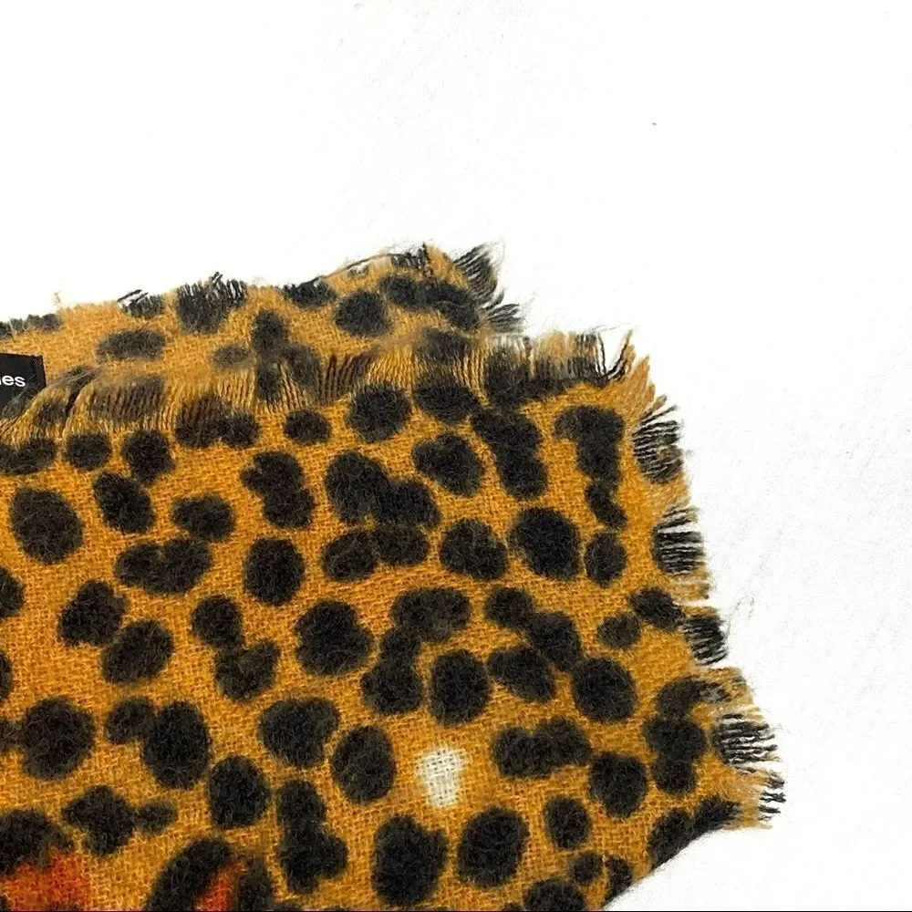 Zara accessories leopard print scarf size 32” X 31”